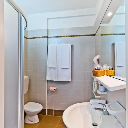 Victoria Otel 3*