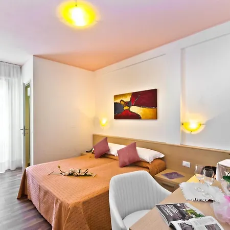 Victoria Hotel 3*